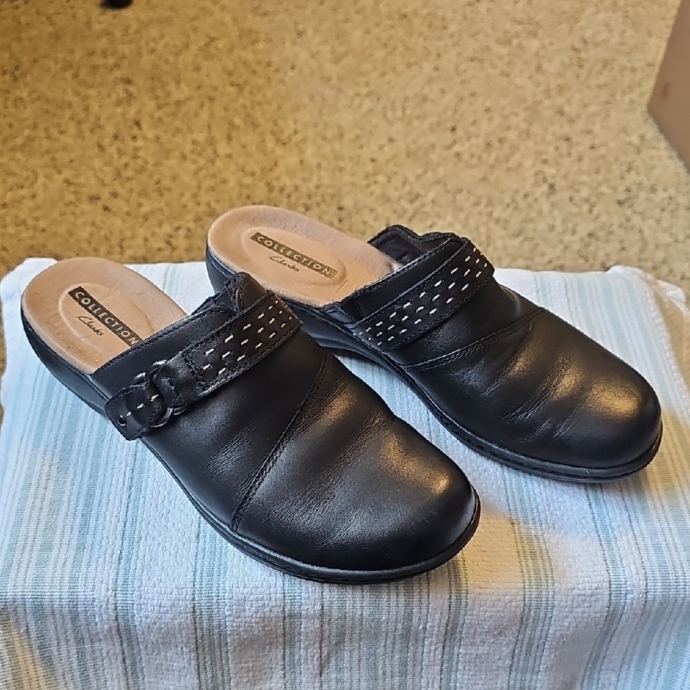 Collection by Clarks Black Leather Slip-On Shoes. Size 8M.
